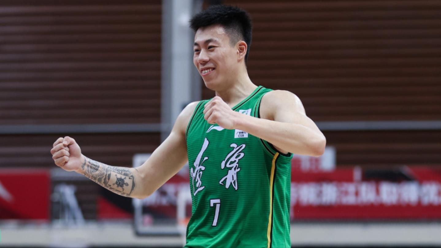 张镇麟为什么进不了nba(0分4犯规！攻不进，防不住！别再吹张镇麟了！他现在真打不了NBA)