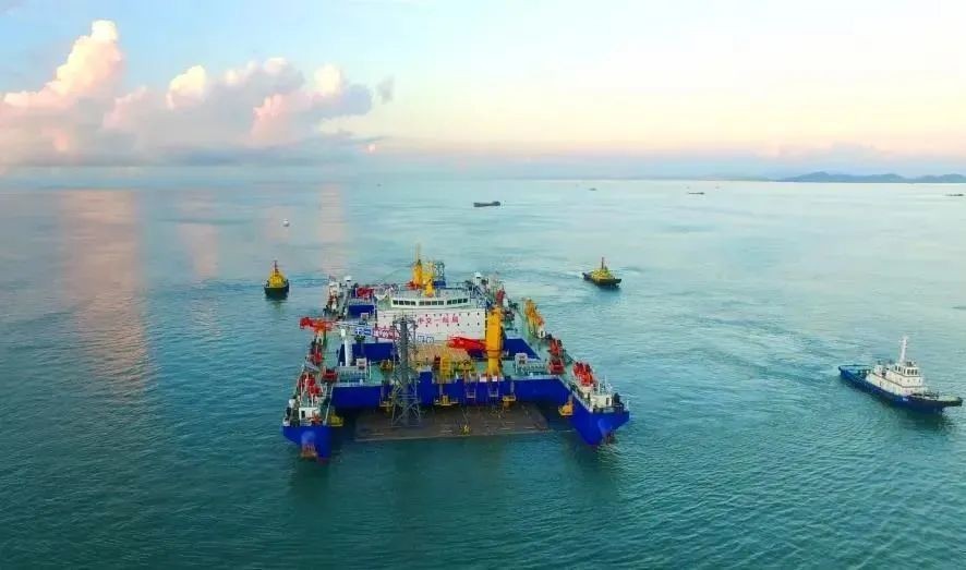 世界首艘沉管安裝運輸船，中國造出來了，連美國也想花錢買？