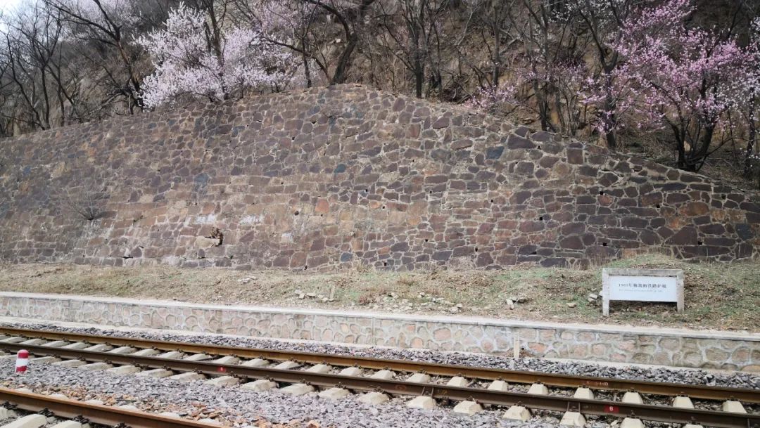 詹天佑设计的人字形铁路，仍然在用而且成了网红景点