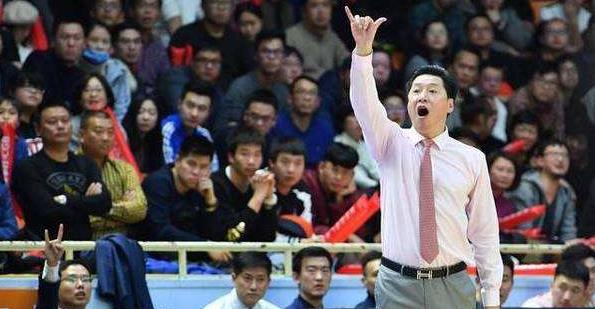 cba为什么不请nba教头(4大本土名帅为何不执教男篮？有人婉拒有人回避，王治郅最聪明？)