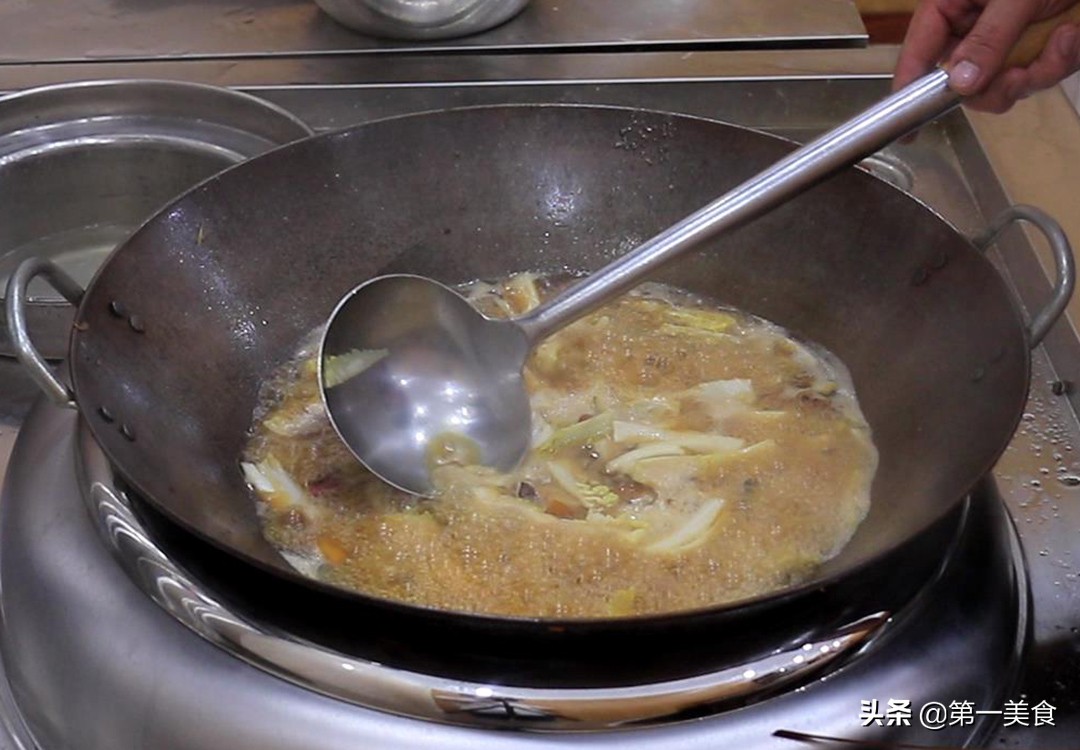 白菜豬肉燉粉條,白菜豬肉燉粉條的家常做法