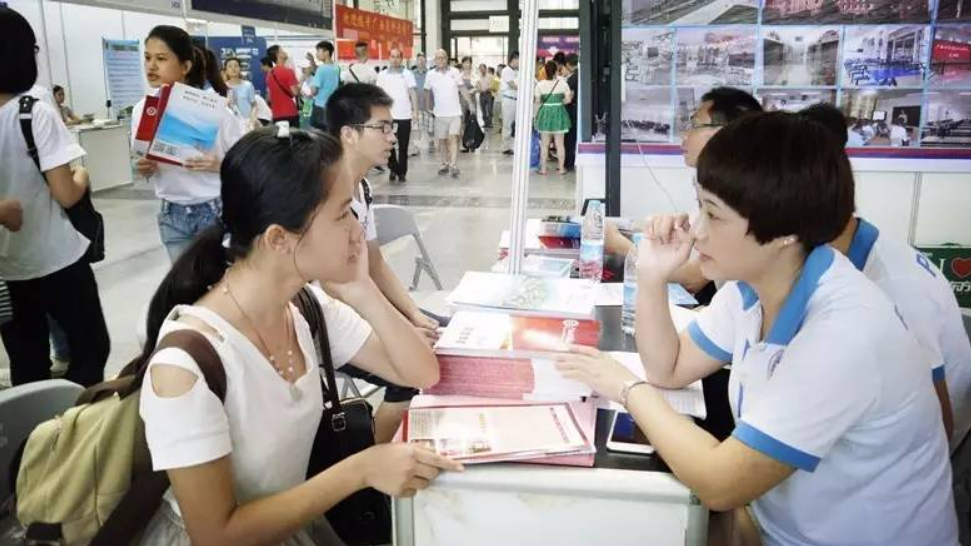 学习时虽然很辛苦，但是却很有前途的五个大学专业，累也是值得了