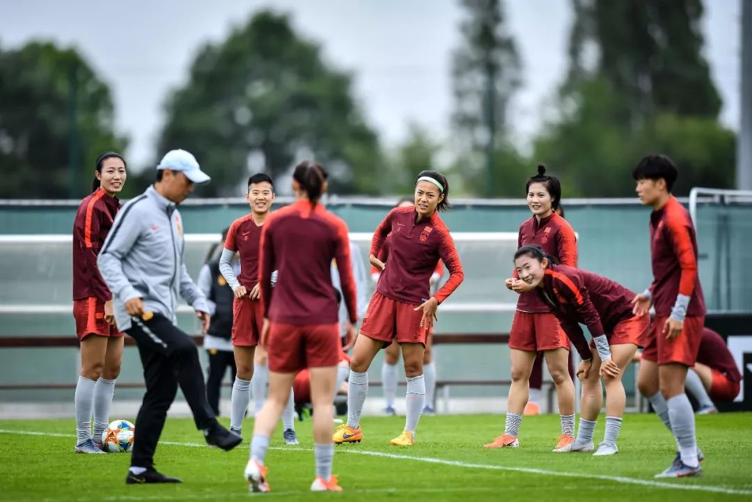 德国和瑞士女足世界杯(女足世界杯首战德国，王霜将演替补奇兵？)