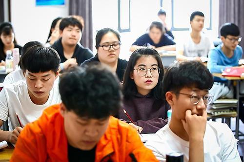 你好！2020年高考，我“做梦都想回到18岁，再参加一次！”