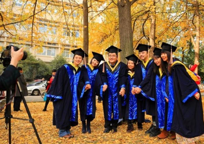 阳气最重的985大学，校长为男生脱单操碎心：多和川大学生交流