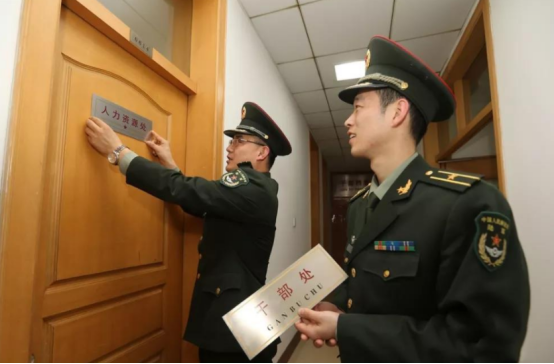 部队文职薪资高待遇好，明明是“铁饭碗”，可是却无人问津