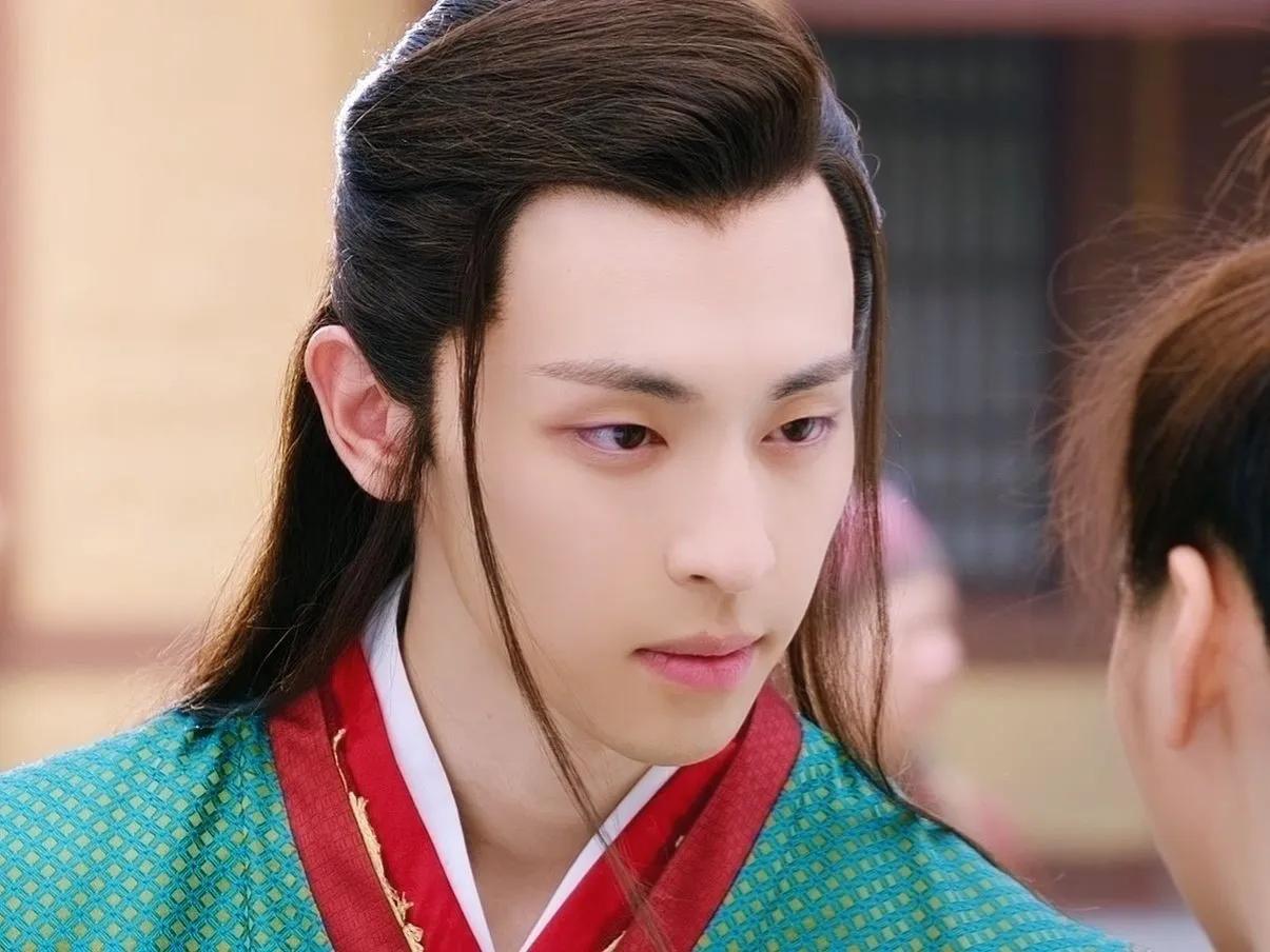 狐狸眼男生图片（5位天生狐狸眼的男明星）