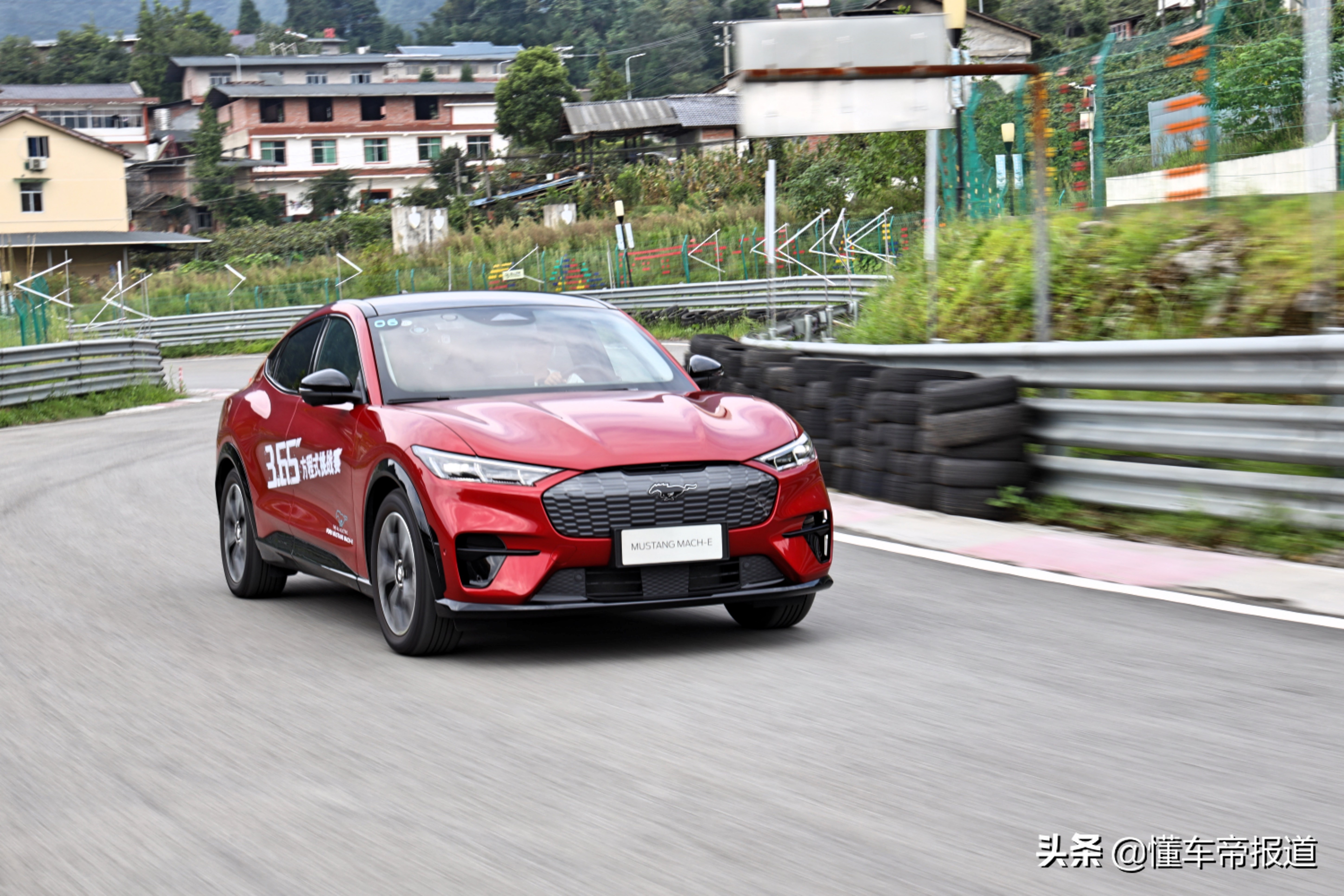 新车 | Model Y劲敌，颜值已赢了一半？试驾国产福特Mustang Mach-E