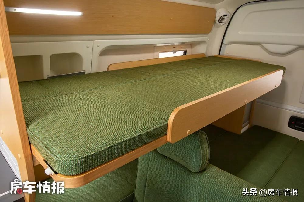 带四驱的丰田海狮房车，6座设计还有厨房，3米长超大通铺住着贼爽