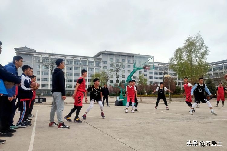 挥洒汗水，放飞青春—泾川县第三届中小学生运动会侧记