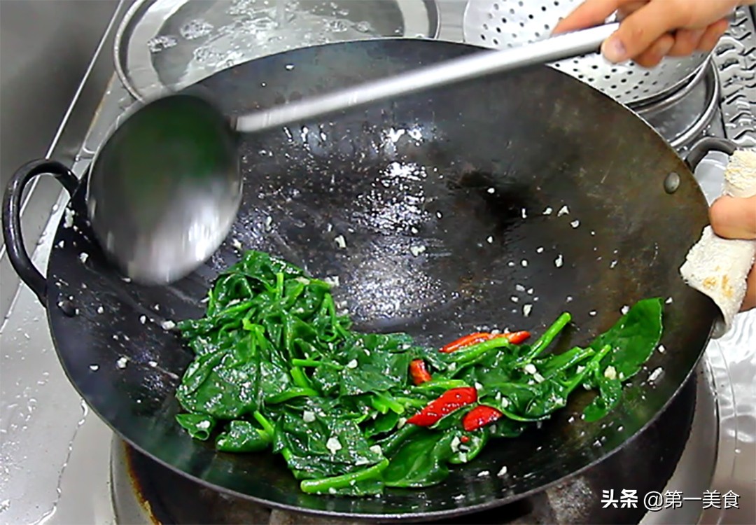 木耳菜的做法（厨师长教你木耳菜家常做法清脆爽口）