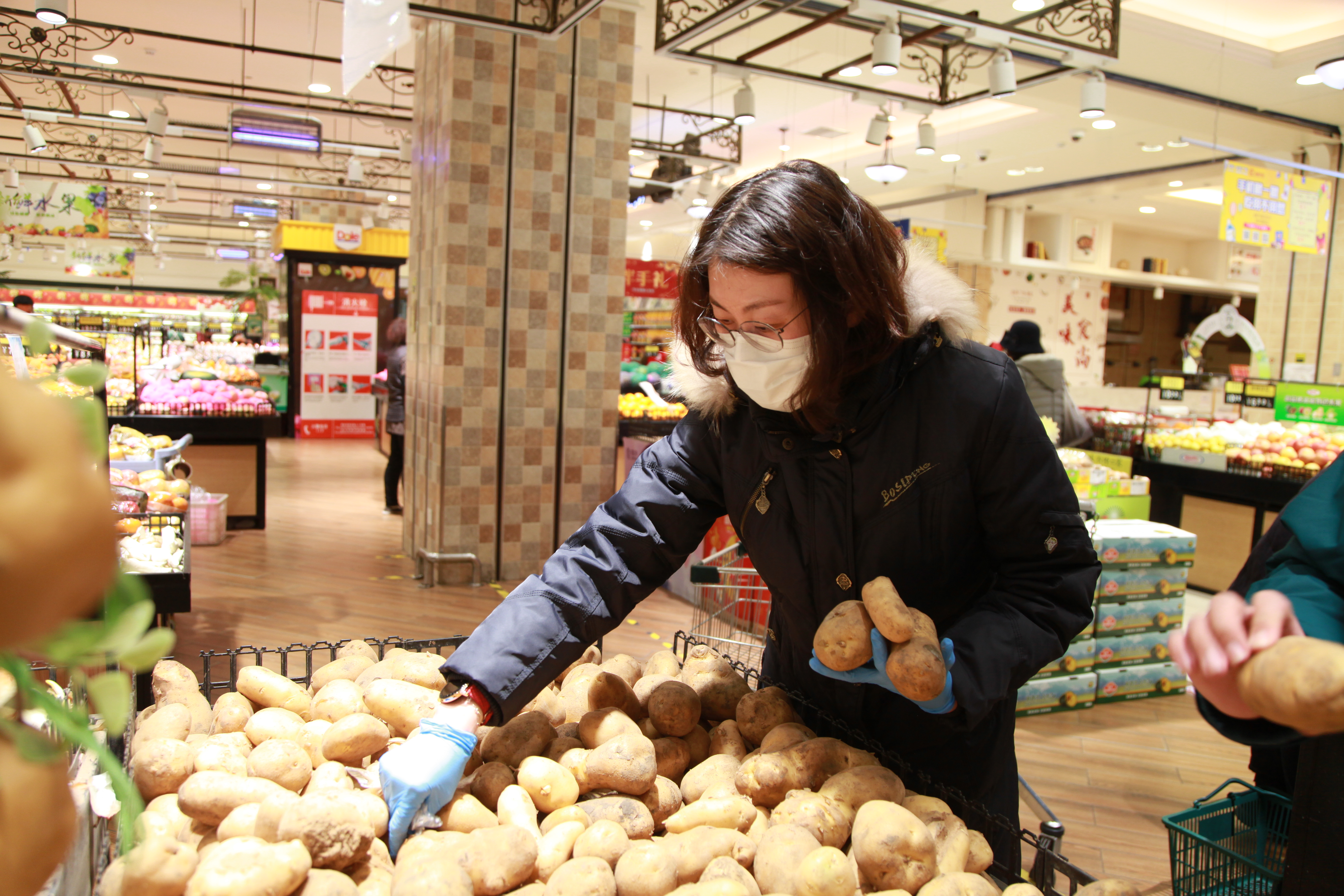 "零售新帅"徐瑞泽:从站柜台到执掌百亿航母