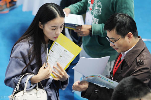 容易累成“秃头”的3个专业，学习时心力交瘁，毕业反成香饽饽