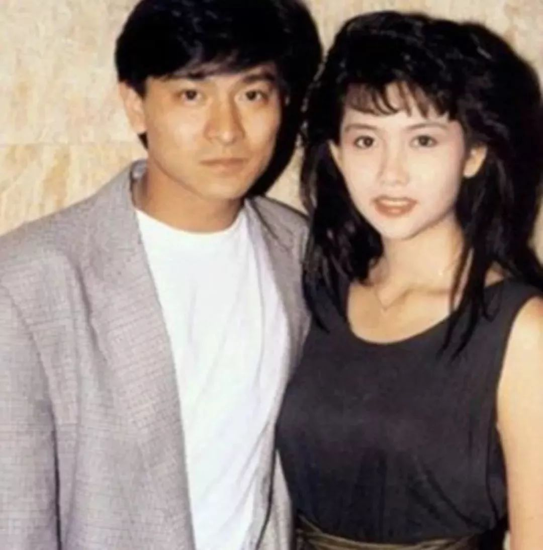 曾做著名导演10年“情人”，后嫁入豪门生3娃，今51岁成人生赢家