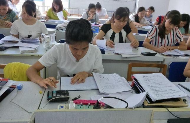 会计行业不吃香了？国家公布紧缺型职位排行，会计仍然很紧缺