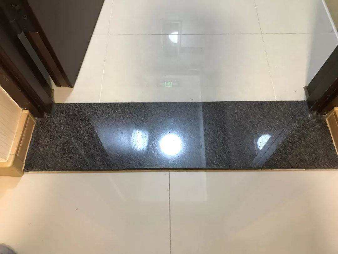 理石门口装修效果图：装门槛石有必要吗？