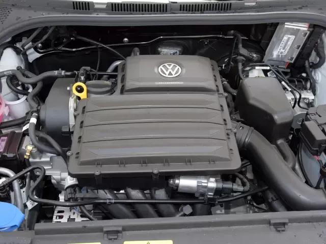 采用桑塔纳发动机，油耗低至5.6L，年轻的捷达VA3终于被认可