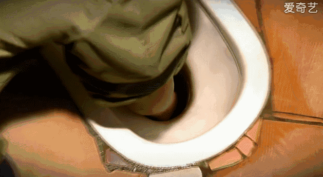 军官卧底贫民窟撕开世间残酷：你不懂，因为你没有穷过。