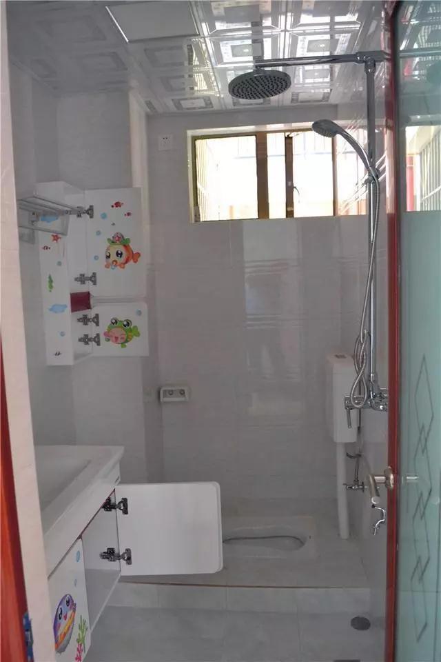 装修没钱只刷大白墙，发朋友圈晒新房装修效果，却引来满屏吐槽