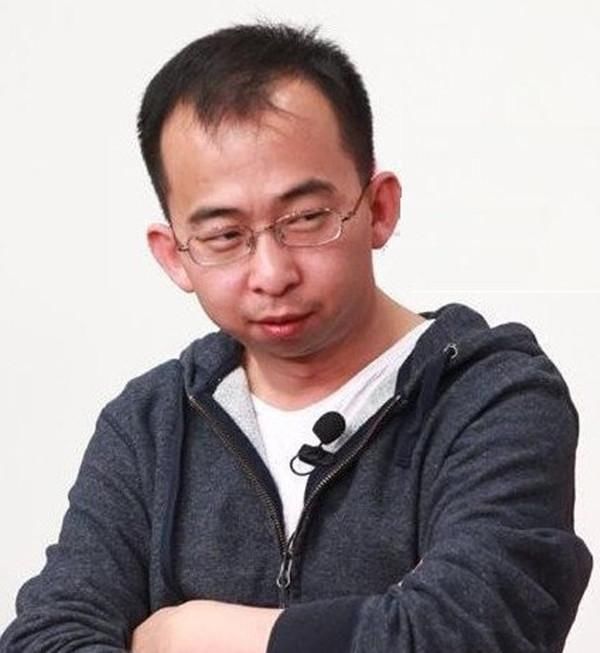 身家10亿的巨兴茂:1.6米高娶1.7米女演员,拍《灵魂摆渡》成名