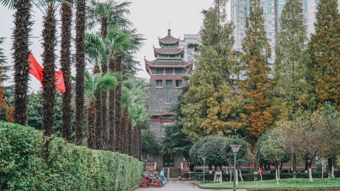 邓小平题写校名，朱德在此求学，走出66位院士，今天，四川大学124岁了！