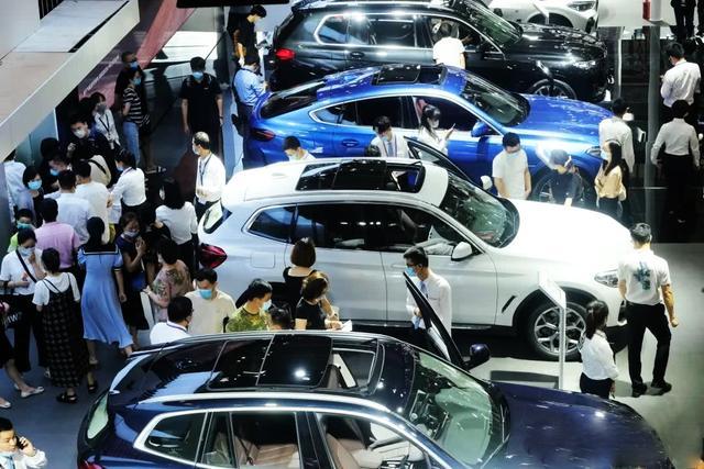 修车工偷开客人285万豪车去兜风(修理工偷开285万豪车)