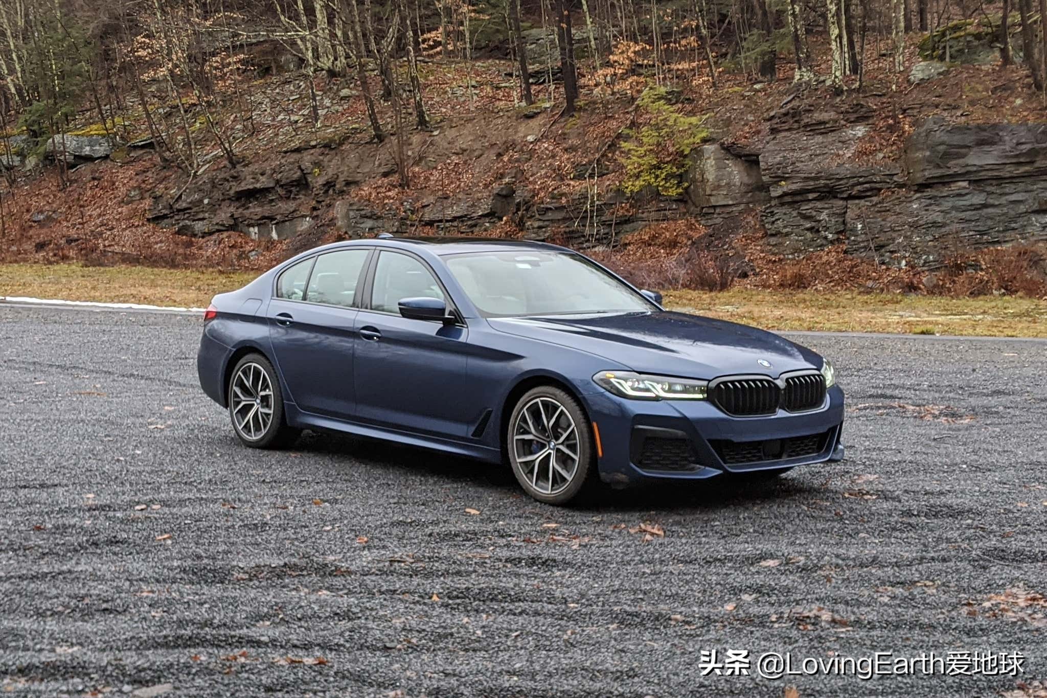 2021款宝马5系530e:中型行政级插电混合动力豪车