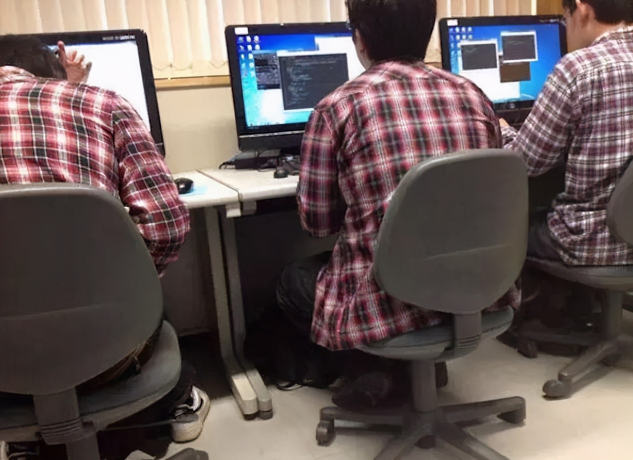 大学生最后悔报考的“十大专业”，高三家长提前看看，帮孩子避雷