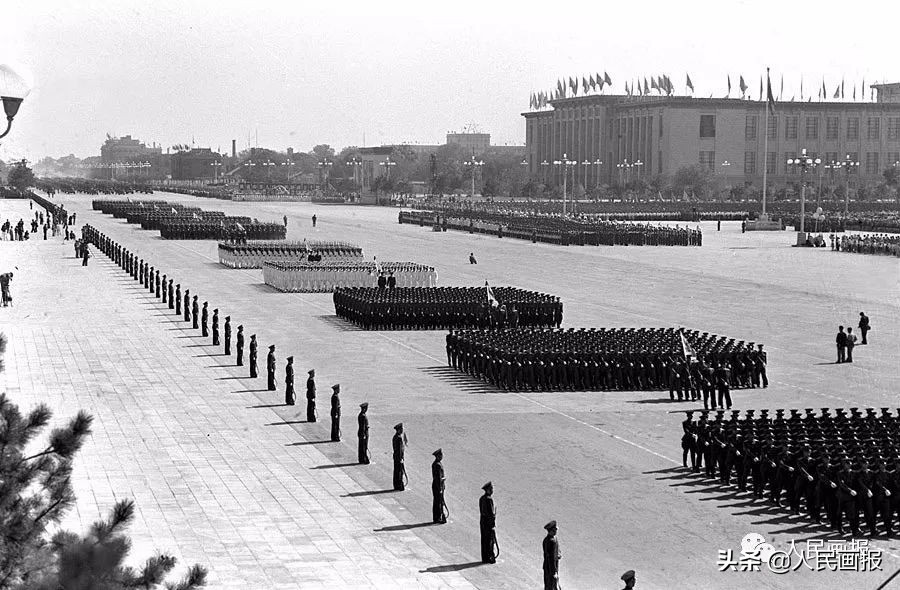 珍藏版！历次天安门广场的阅兵影像