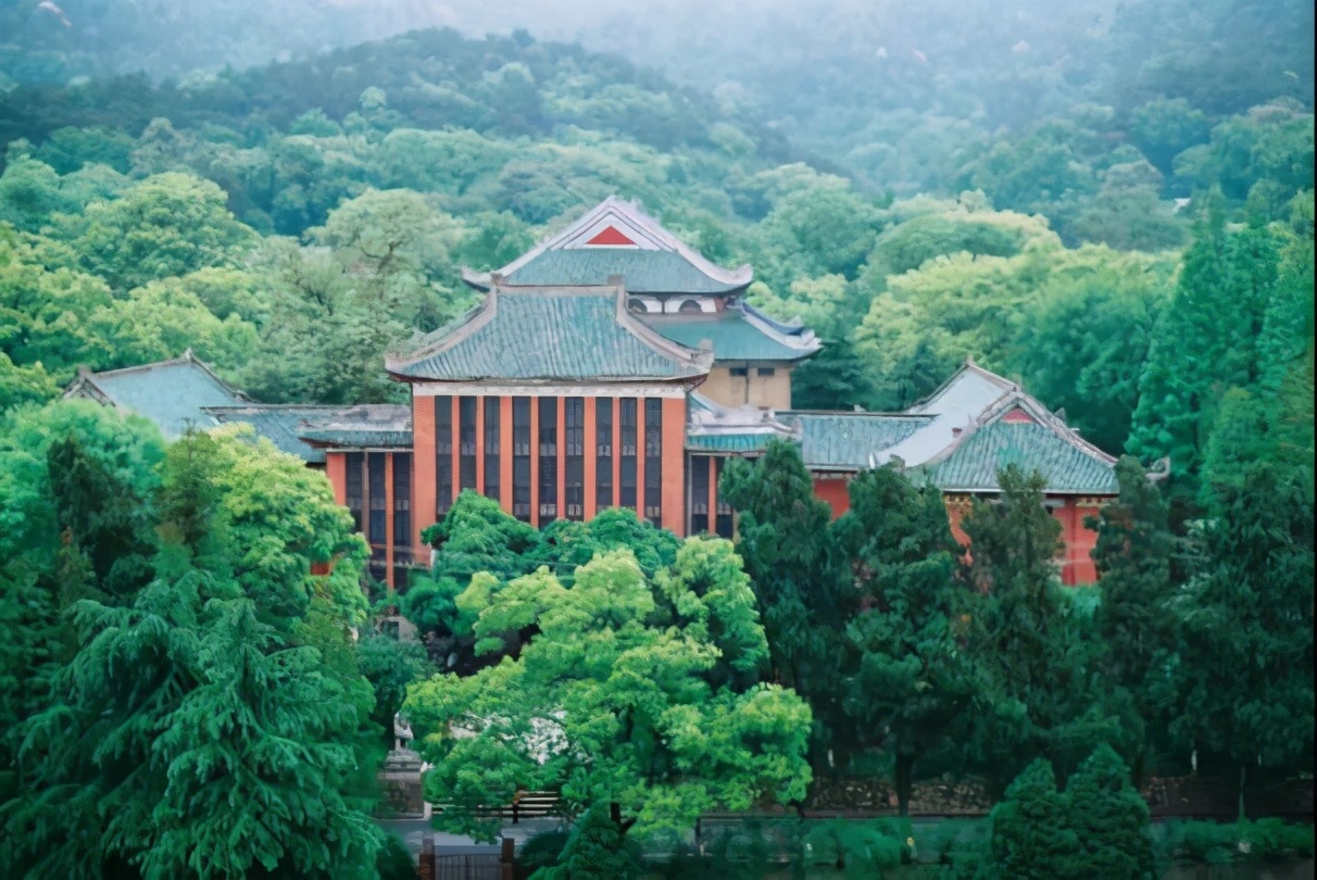 湖南大学电气与信息工程学院（携手华为）