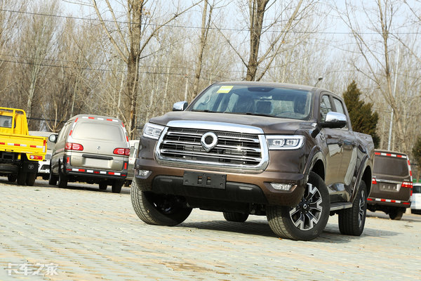 这是一台像轿车的皮卡,开它上下班没问题,实拍长城炮乘用版--众创财经