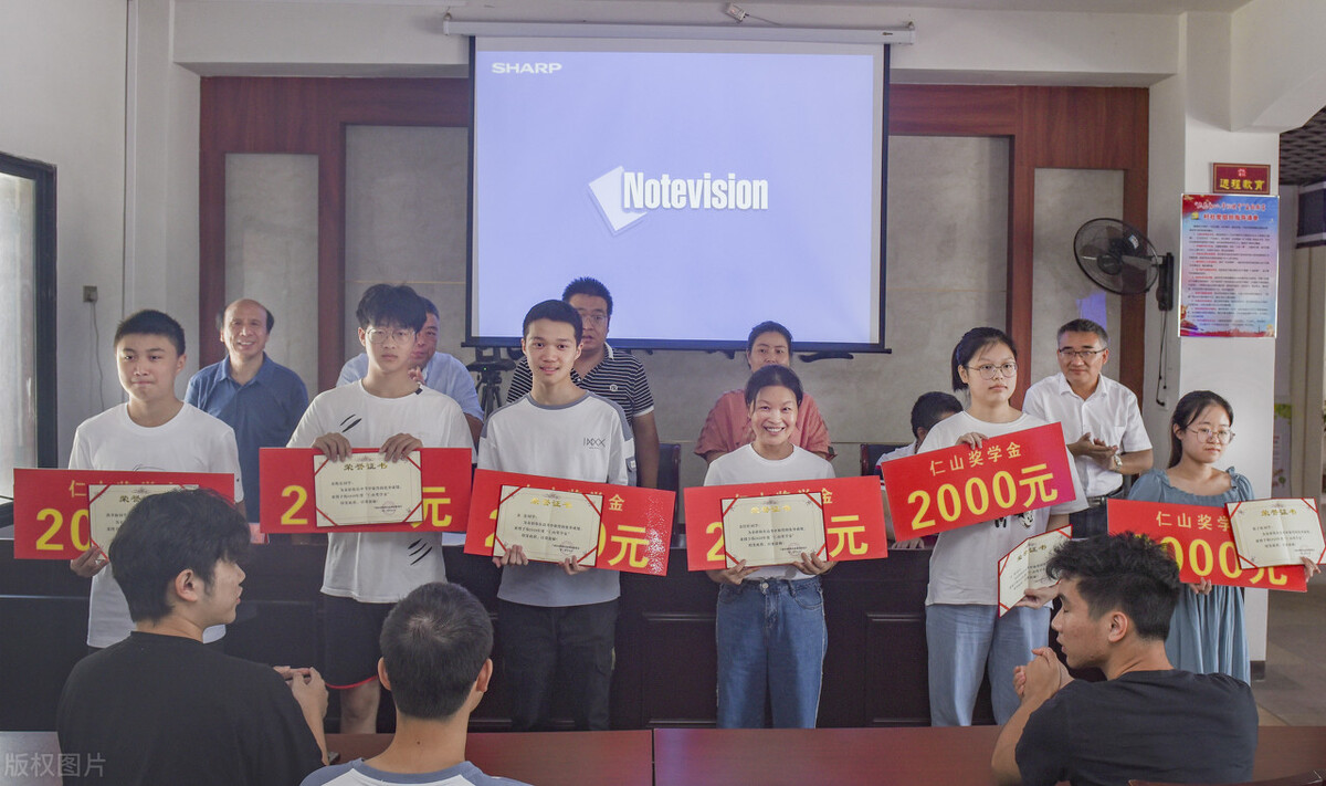 大一新生想拿奖学金，“埋头苦学”可不行，掌握“技巧”很关键