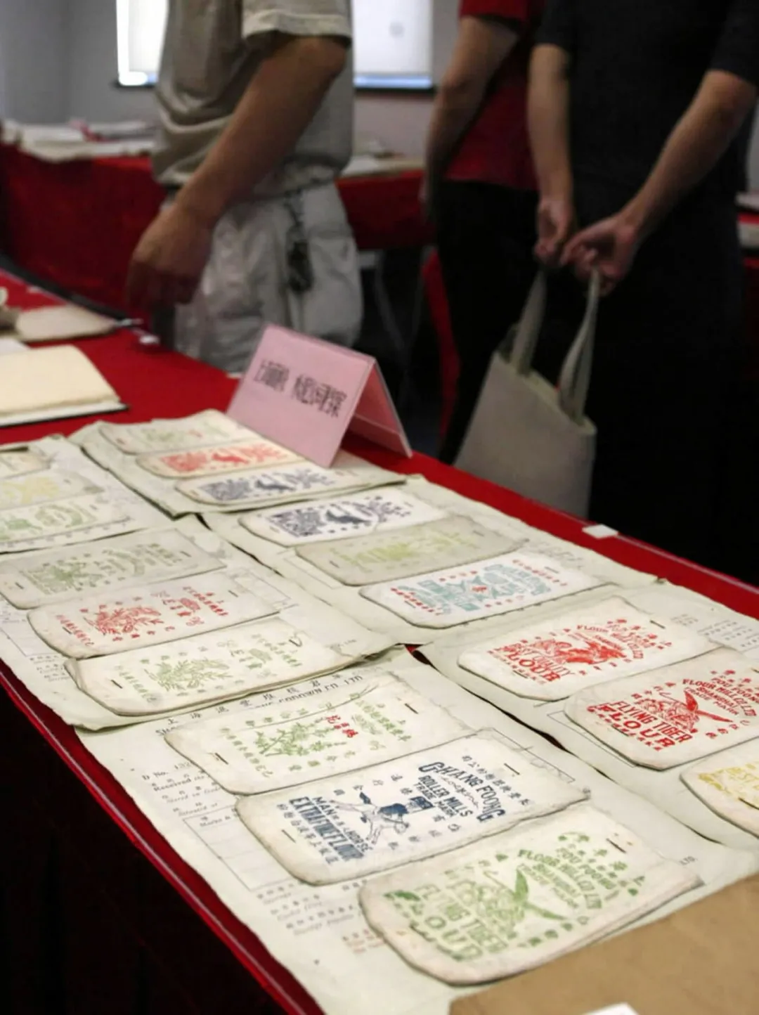 为给老板庆生，全体员工自愿周日不休息