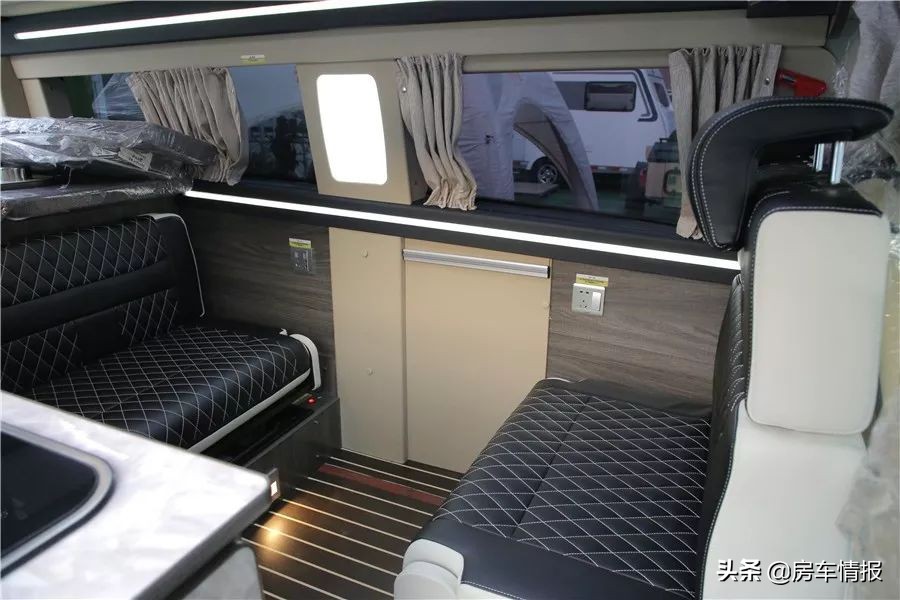 配全球十佳发动机的福特B型房车，日常坐6口，可上京牌不到30万