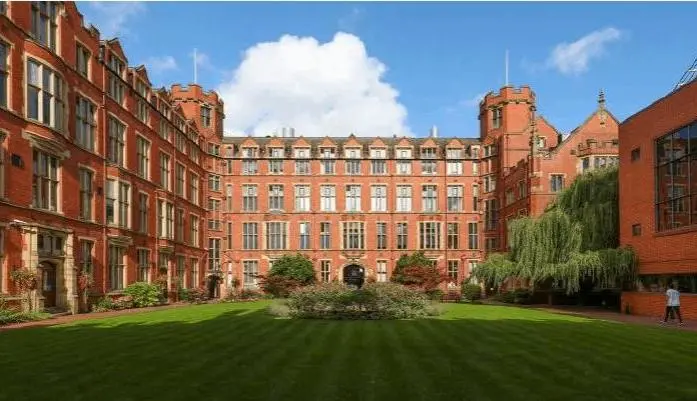 2022年英国大学本科录取门槛更新：伯明翰、杜伦、利兹、诺丁汉