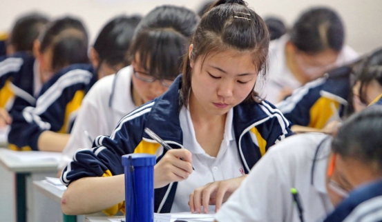 659分高考状元无学可上，父母无脸见人，复读一年以674分圆梦北大