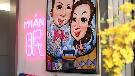 北漂母女住“三角”房，母女同住无隐私，厨房油烟飘全屋，47㎡逆袭