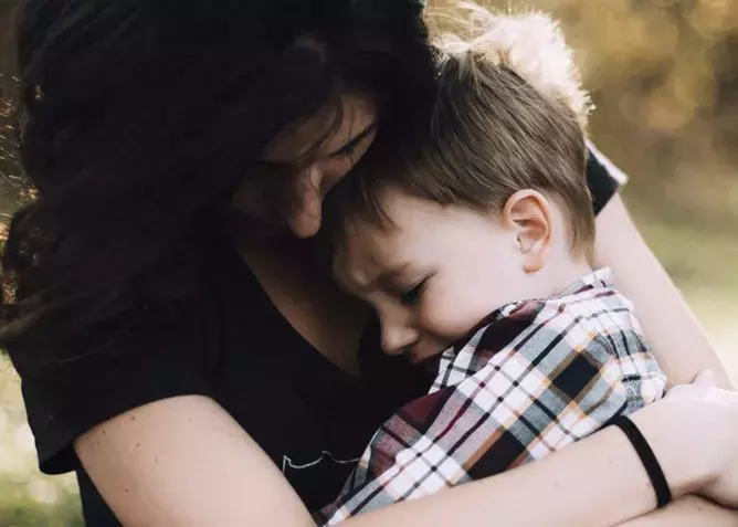 心理大师萨德谈到“催眠”在教育中的作用