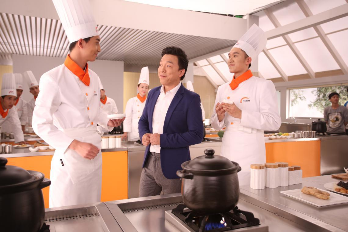 合肥第四大富豪，手握新东方烹饪学校、万通汽修，身价已达160亿