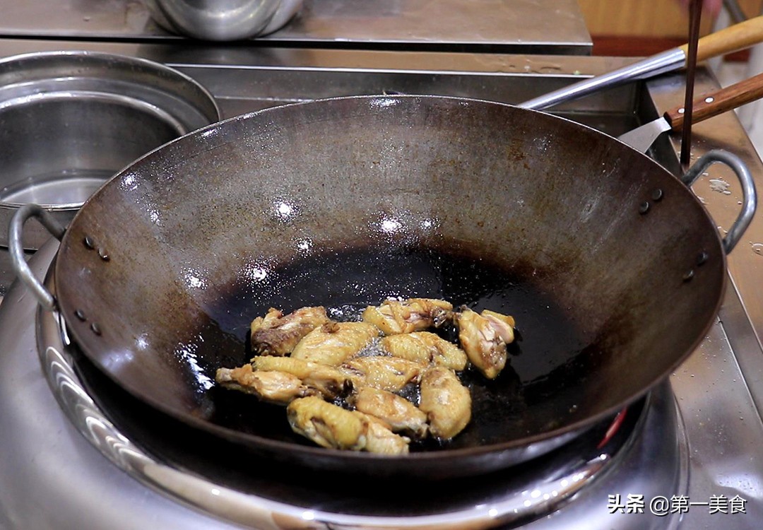 鸡翅的做法简单又好吃，鸡翅最好吃的5种家常做法详细步骤可乐鸡翅红烧鸡翅剁椒鸡翅脆皮鸡翅酱油鸡翅