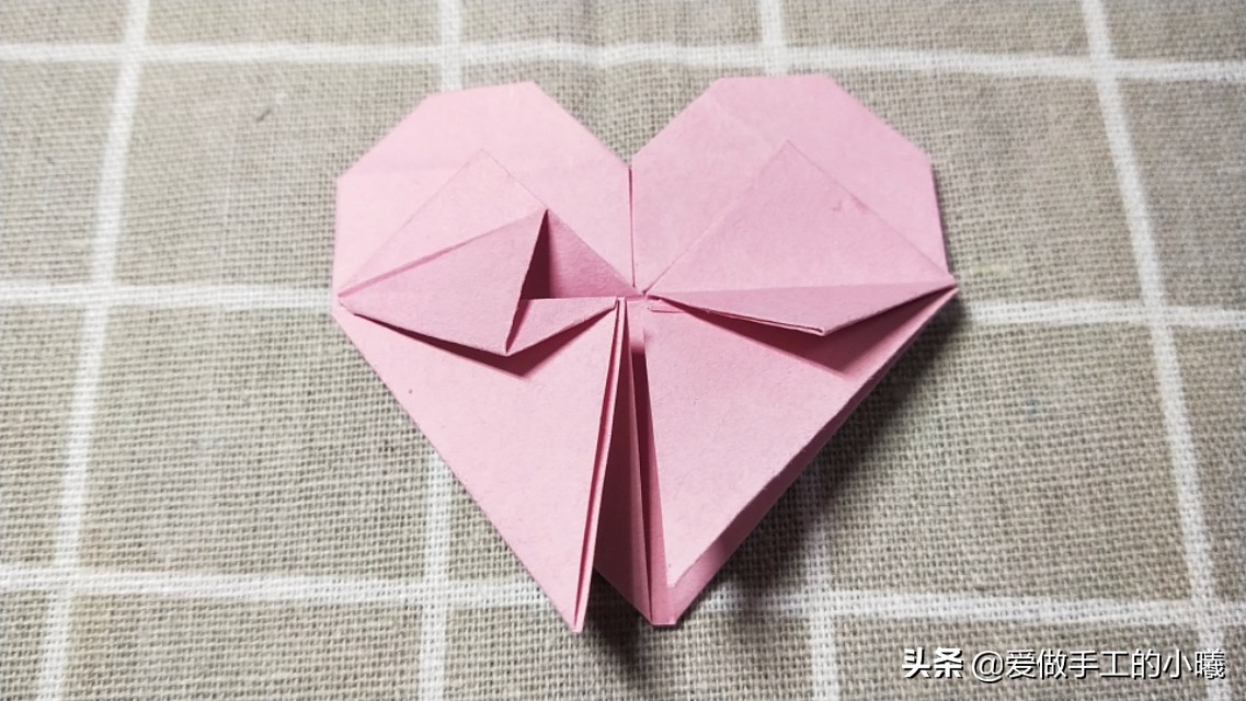 折纸教程:当爱心遇上蝴蝶结，简单别致，漂亮加倍