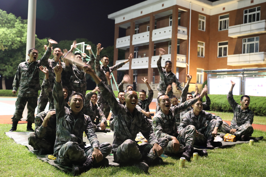 献礼华诞 | 解放军及武警部队“双节”晚会大联欢
