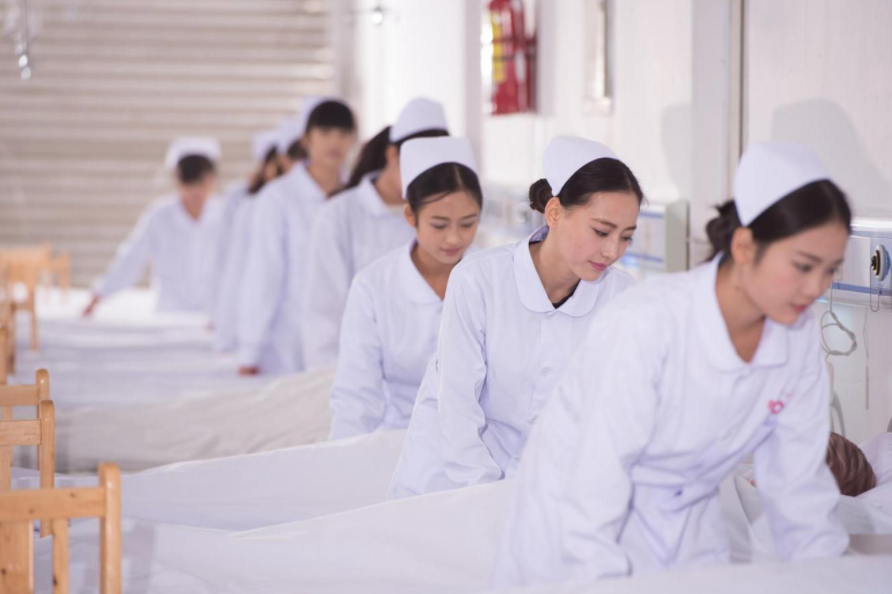 贵州新增一所大学首届招生遇冷，不怪学生不愿报，名字起得太随意