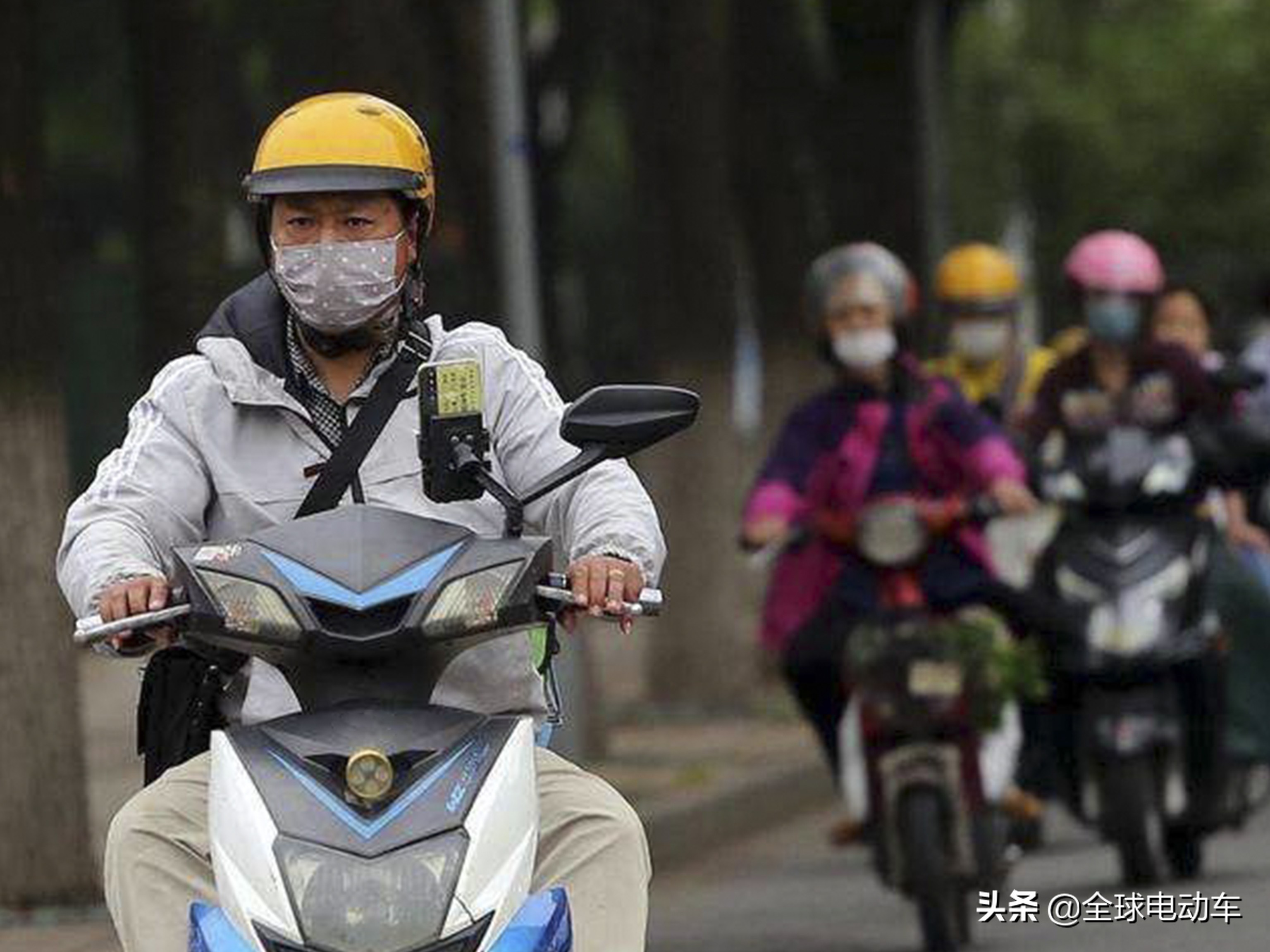 电动两轮车、三轮车、低速车、摩托车上牌、驾照、保险，一次说清