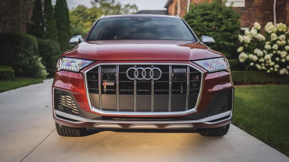 2020款奥迪sq7:性能suv中的"伪装者"