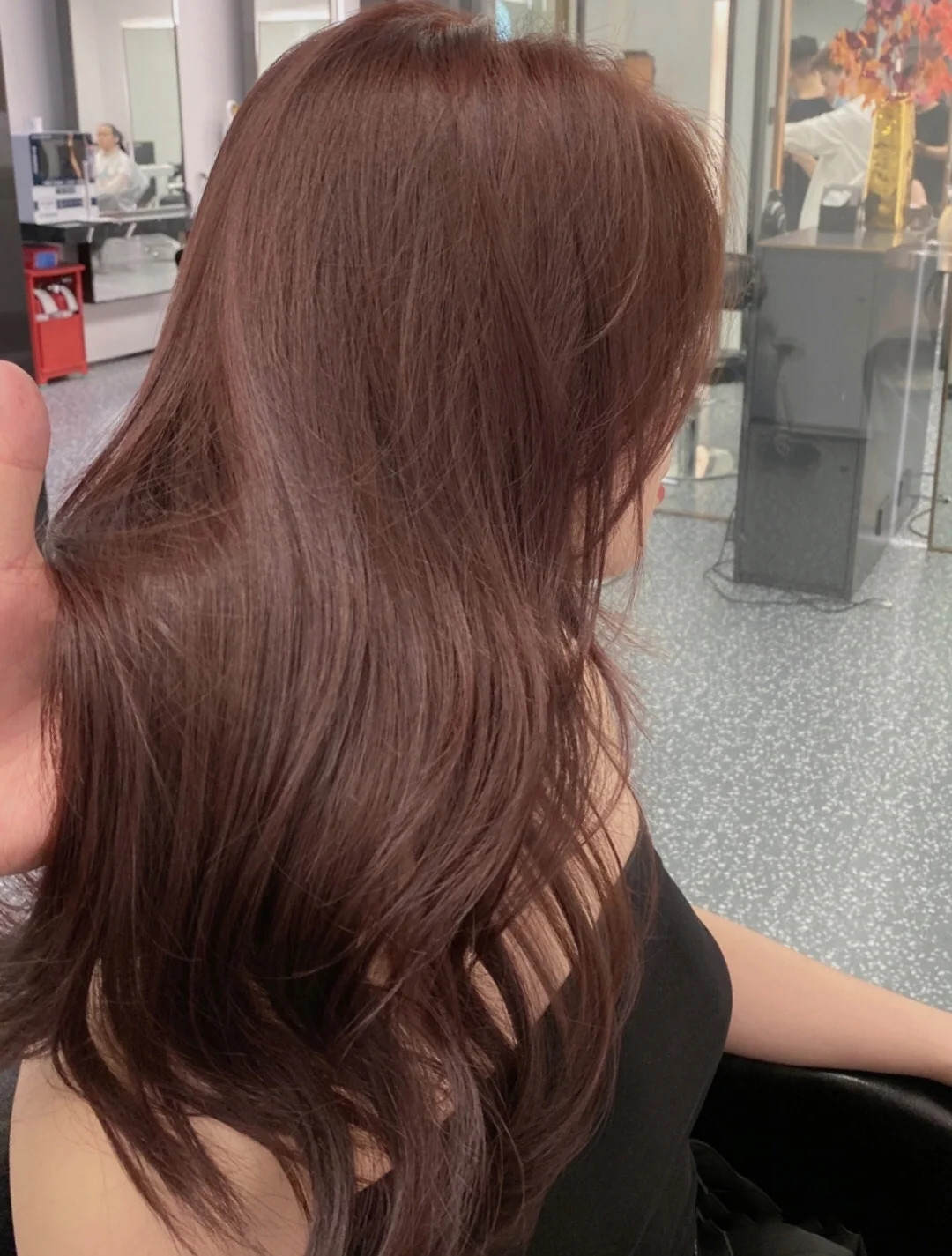 火遍2021的流行发色,紫灰色素颜无压力,亚麻棕灰掉色也很美