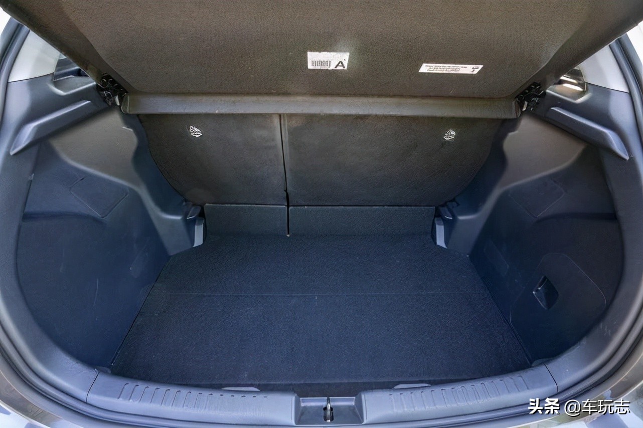 试驾全新丰田雅力士混合动力Yaris Hybrid：微型车的乐趣