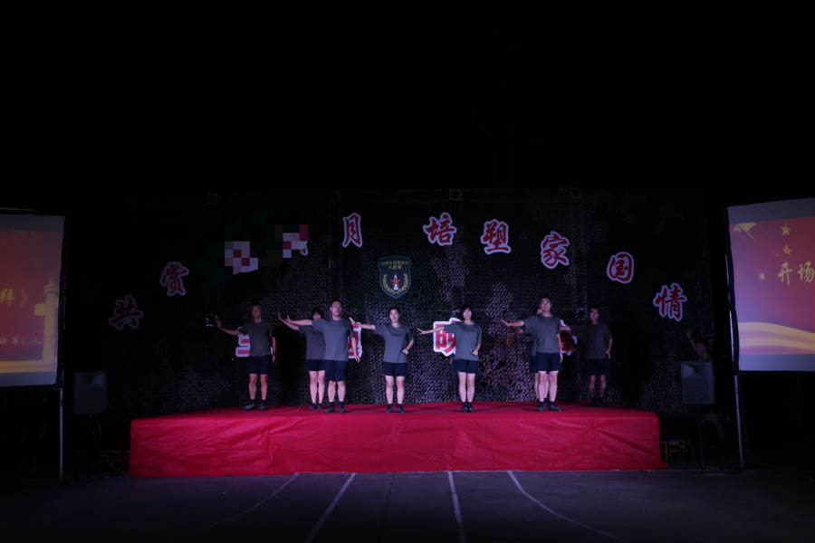 献礼华诞 | 解放军及武警部队“双节”晚会大联欢