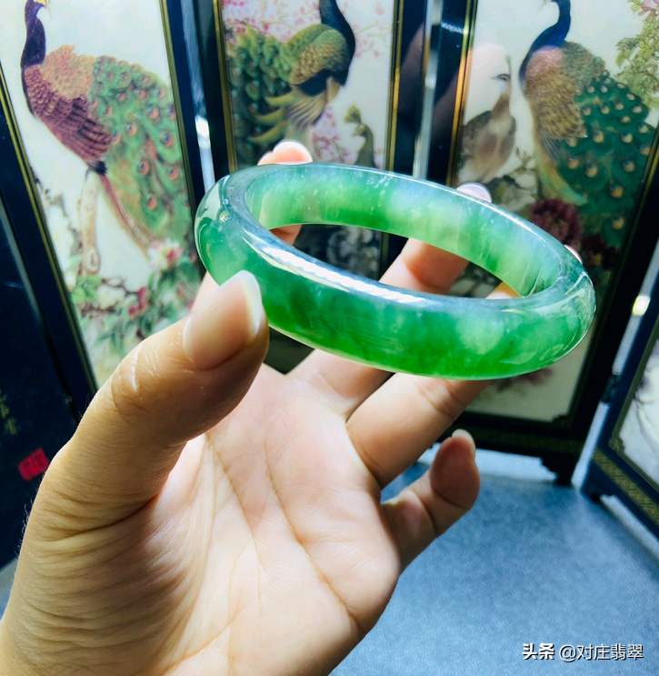 选购玉手镯牢记这4个要点