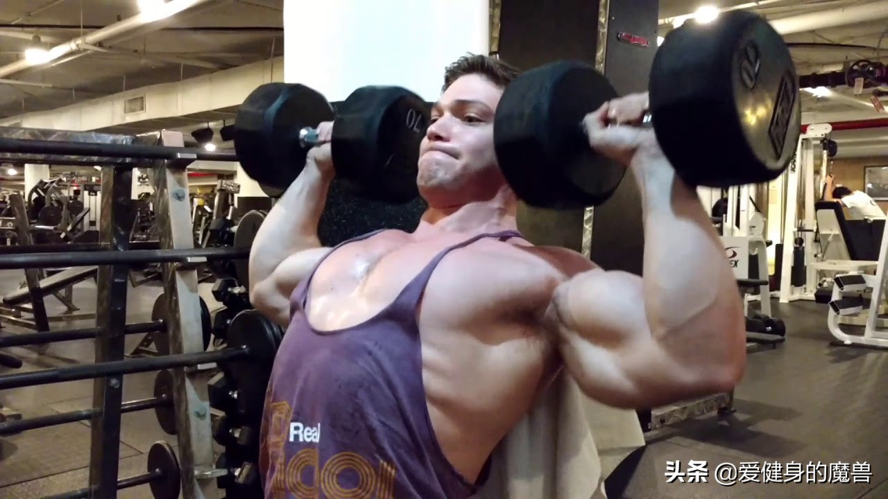 基因改变不了，可以通过技巧改变肩宽，倒三角体型这样练